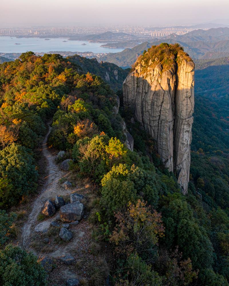 常熟虞山 · 剑门崖壁